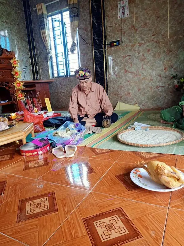 Thầy làm bùa yêu